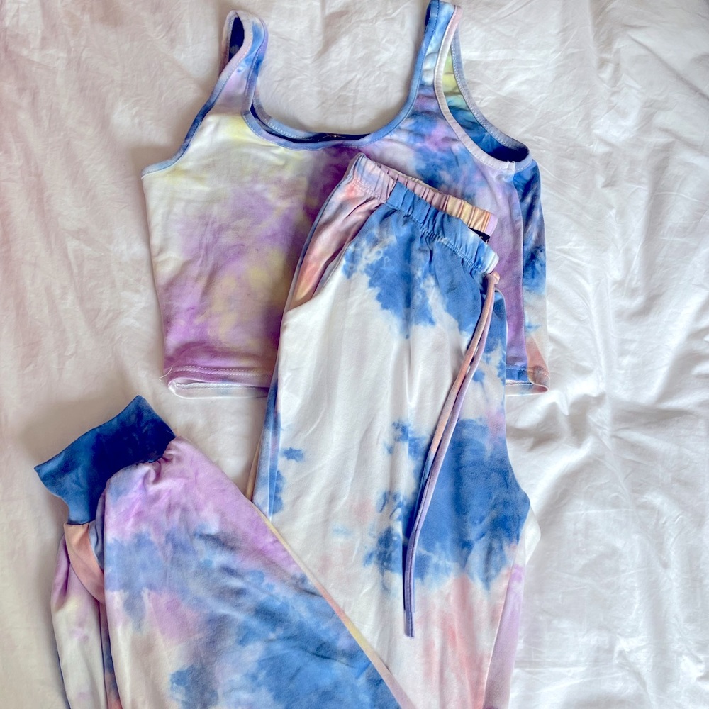 Tie dye outfit